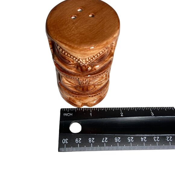 Brown Ceramic Tiki Salt and Pepper Shakers Hawaiian Polynesian Totem Set of 2 - Picture 9 of 10